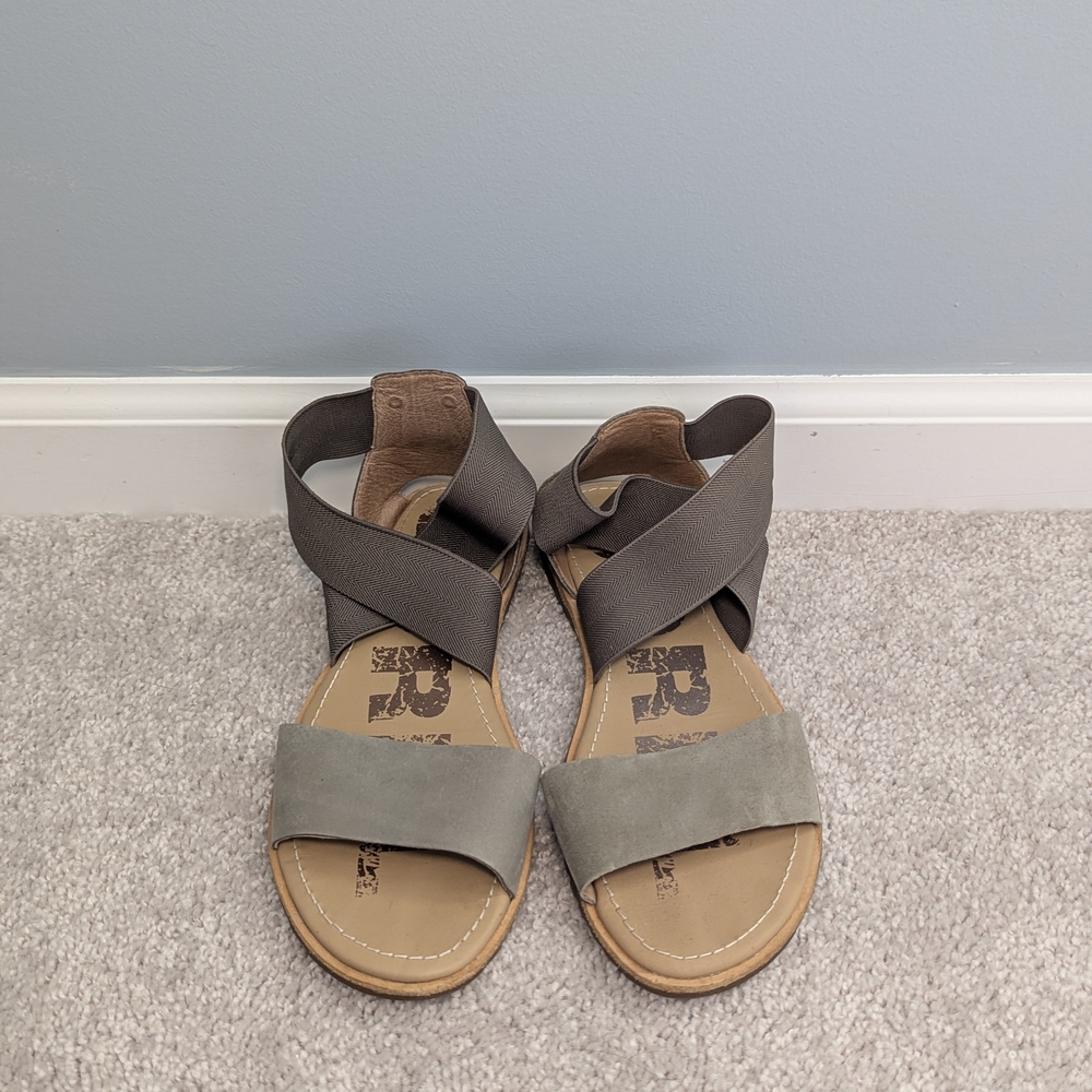 Sorel Tan Sandals